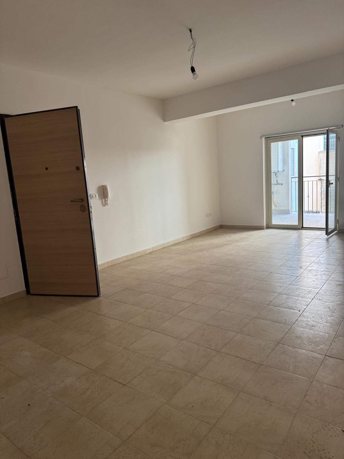 Via Ennio Quinto, alloggi pronti per 3 famiglie: attive reti Enel, Amam e Italgas