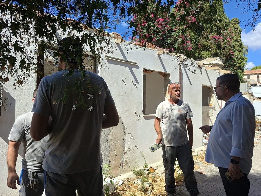 Sopralluogo in via delle Mura: si procederà con la demolizione dell’ultima casetta dell’ex baraccopoli FOTO